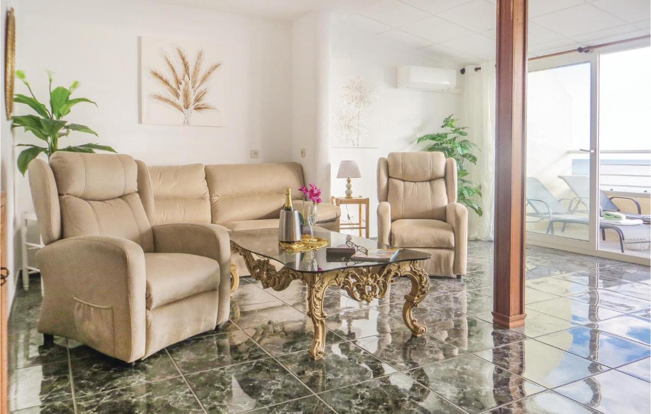 2 Bedroom Stunning Apartment In Torrevieja Exterior photo
