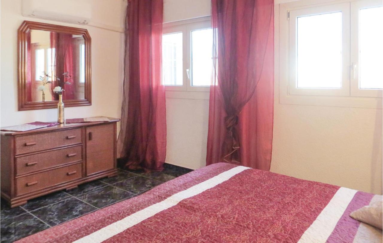 2 Bedroom Stunning Apartment In Torrevieja Exterior photo