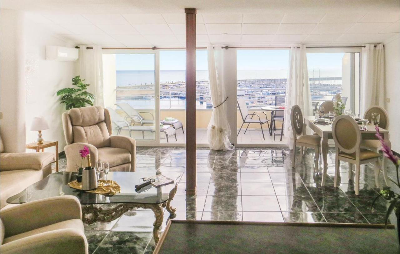 2 Bedroom Stunning Apartment In Torrevieja Exterior photo