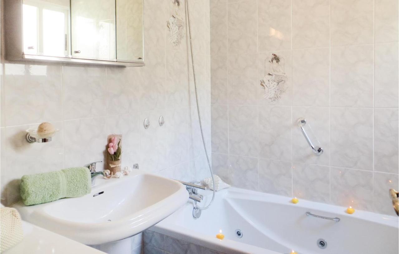 2 Bedroom Stunning Apartment In Torrevieja Exterior photo